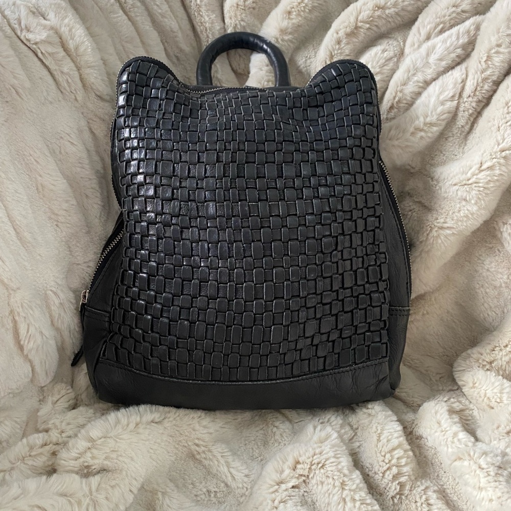 Vilenca Holland Anthropology Black Woven Leather Backpack
Offer welcome